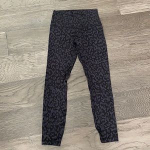 Lululemon 25” leggings in size 4